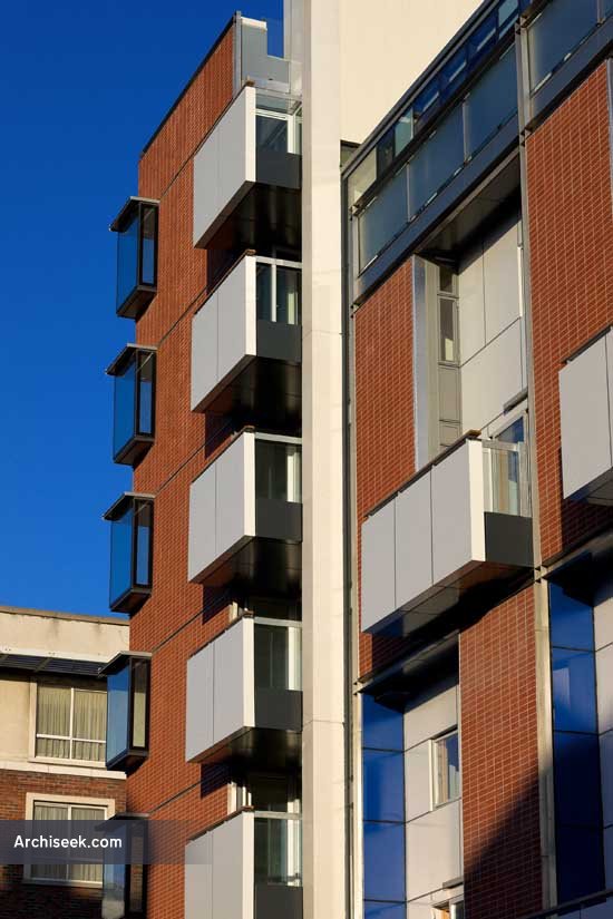 Sean Harrington Architects-York street housing brick balcony windows