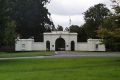 american_residence_gates_lge