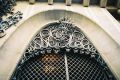 palau_guell_exterior_doorway_lge