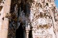 sagrada_familia_southfront_doorway_detail_lge